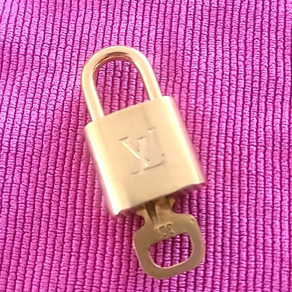 Louis Vuitton #321 lock and key